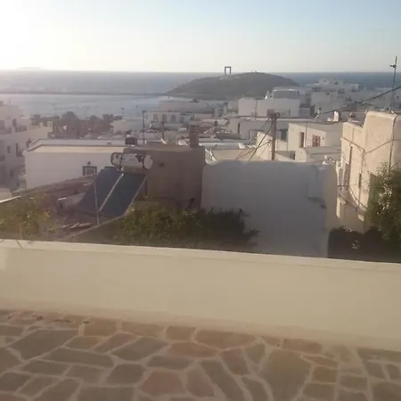 Spiti Vassili Kai Eirinis Melissinou Naxos City